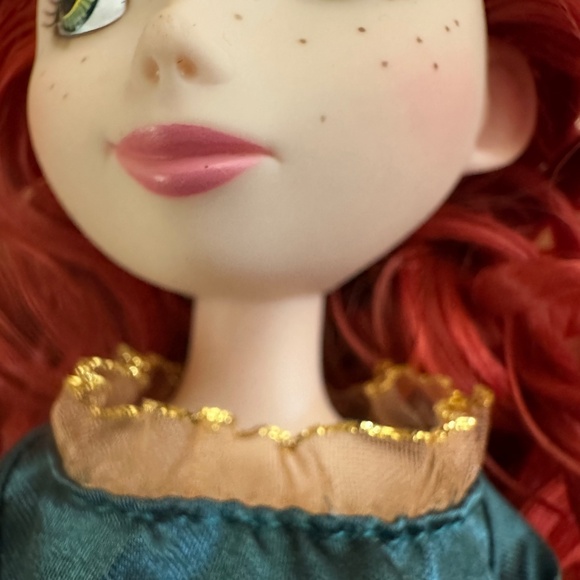 Disney Princess Merida Doll Like New in Box - Picture 7 of 16